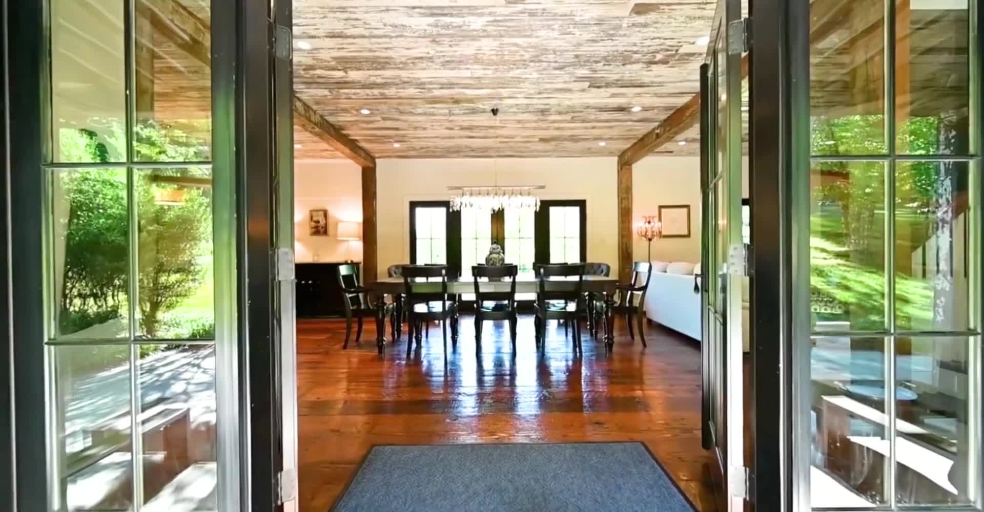 Property Tour dining room