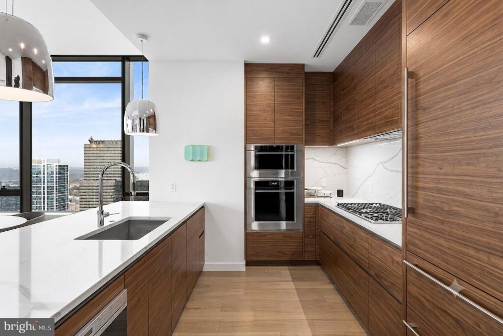 Laurel 3103 Kitchen
